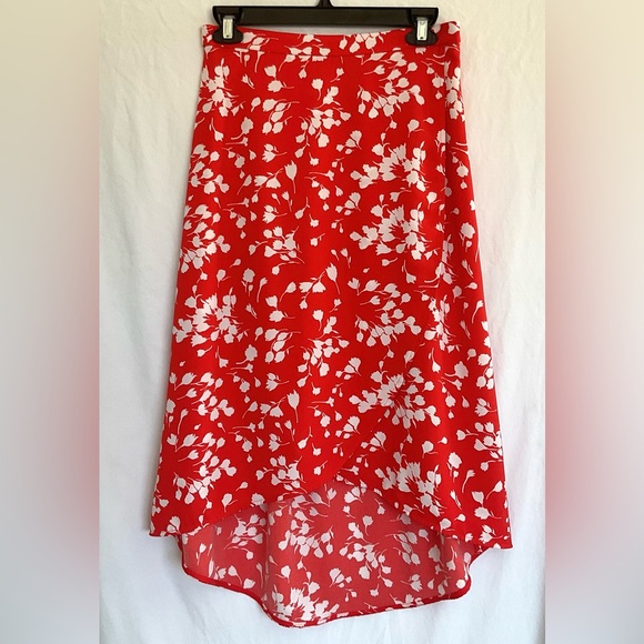 J. Crew Dresses & Skirts - J. Crew Bright red and white floral print Skirt